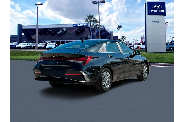 $19177 : Hyundai ELANTRA 2024 SEL 4dr image 7
