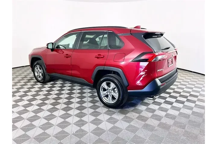 $24900 : Toyota RAV4 2023 XLE 4dr SUV image 5