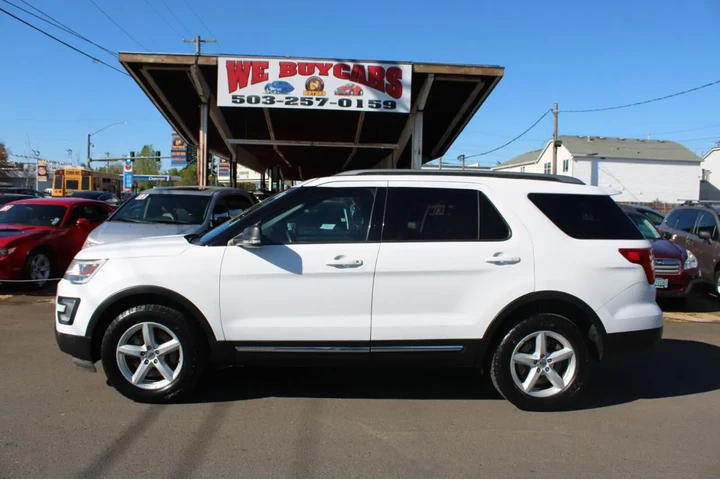 $16995 : 2017 Explorer XLT 4WD image 3