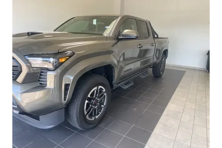 $37690 : Toyota Tacoma 2025 4x2 TRD S image 3