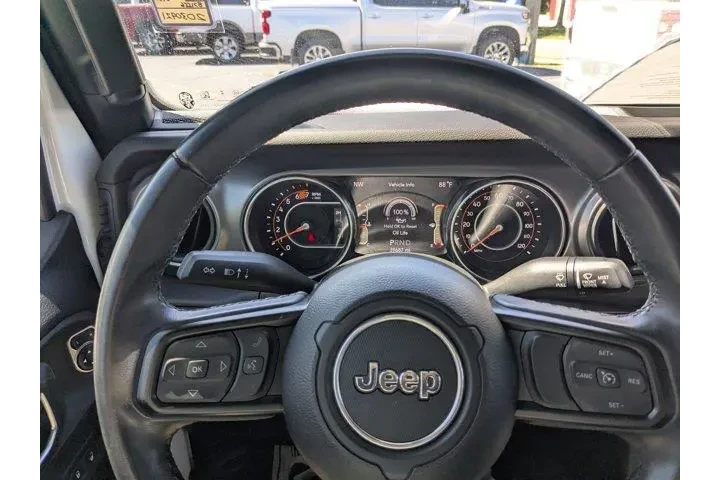 $27988 : Jeep Wrangler Unlimited 2021 image 3
