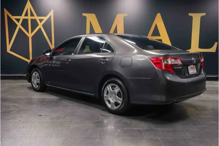 $15362 : Toyota Camry 2014 SE 4dr Sed image 9