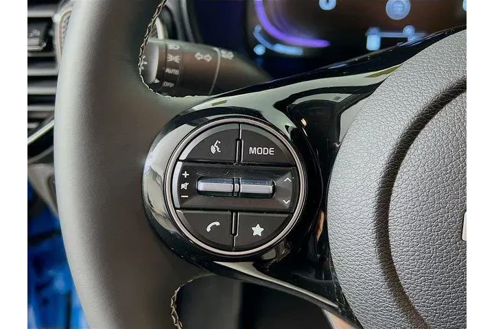 $23988 : Kia Soul 2024 GT-Line 4dr Cr image 10