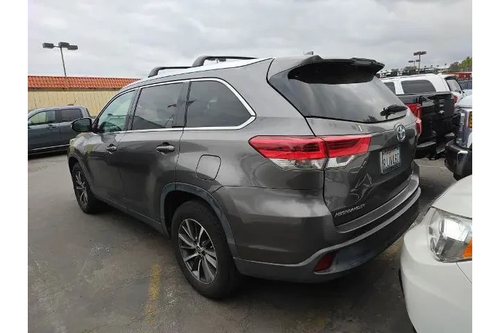 $25187 : Toyota Highlander 2019 SE 4d image 4