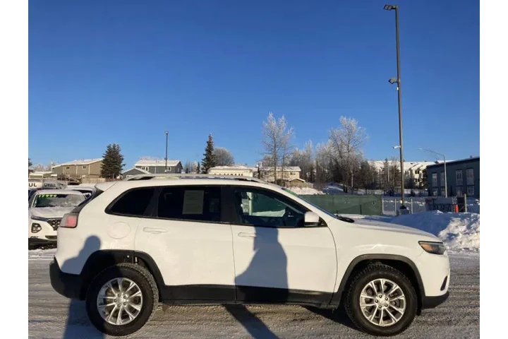 $20398 : 2020 Cherokee Latitude image 5