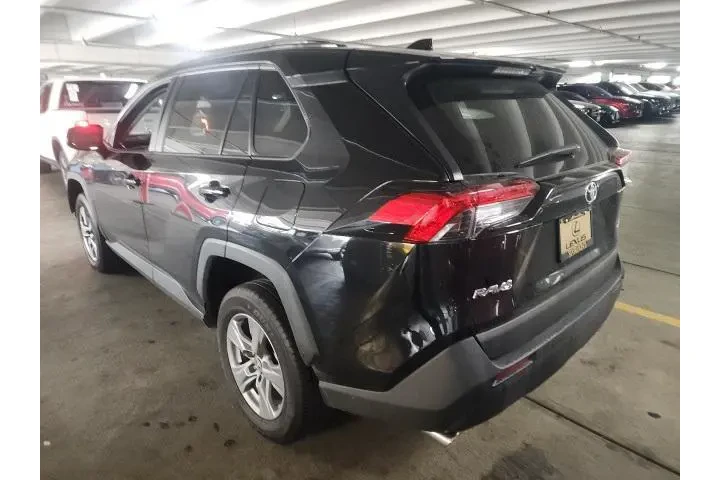 $28900 : Toyota RAV4 2024 XLE 4dr SUV image 3