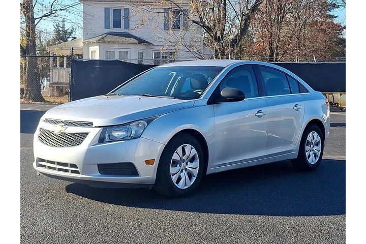 $7300 : 2012 Cruze 4dr Sdn LS image 3