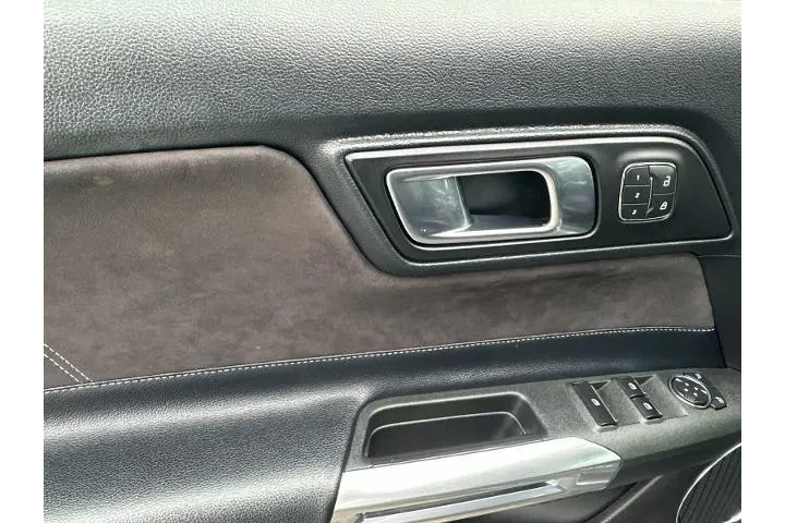 $29990 : Ford Mustang 2018 GT Premium image 10