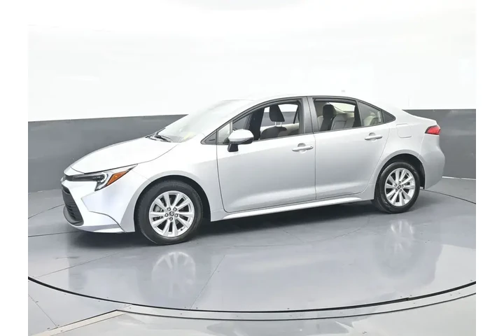 $22584 : Toyota Corolla Hybrid 2024 S image 2