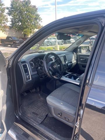 $25995 : PRE-OWNED 2015 RAM 2500 BIG H image 9