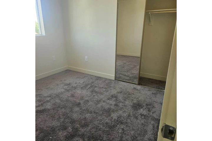 $900 : SE RENTA CUARTO image 6