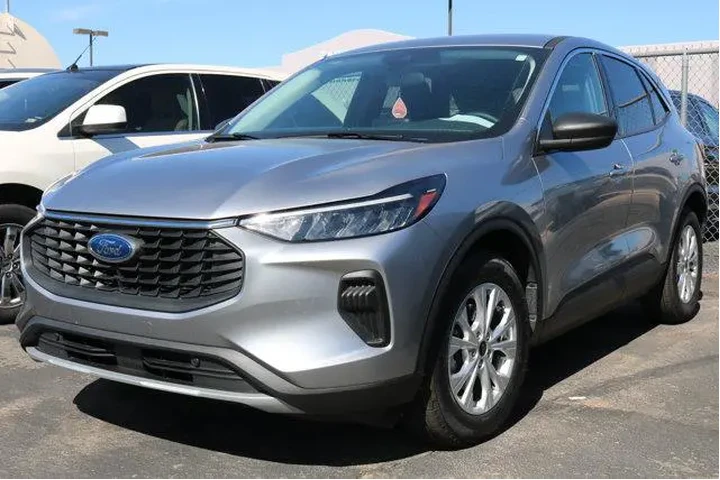 $22588 : Ford Escape 2024 Active 4dr image 2