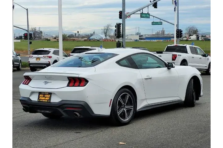 $28989 : Ford Mustang 2024 EcoBoost P image 4