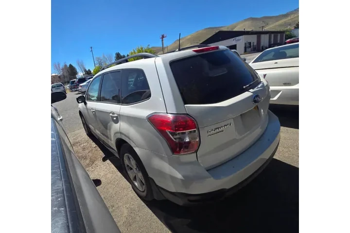 $7995 : 2015 Forester 2.5i image 5