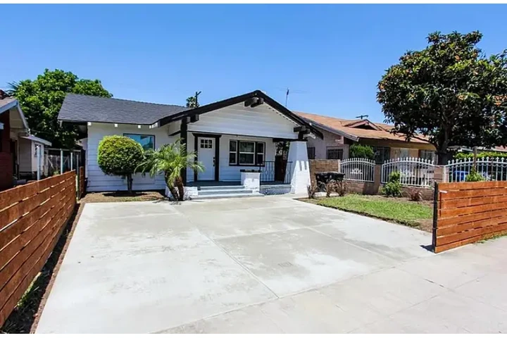 $1640 : CASA🐱near USC & downtown LA🐶 image 1