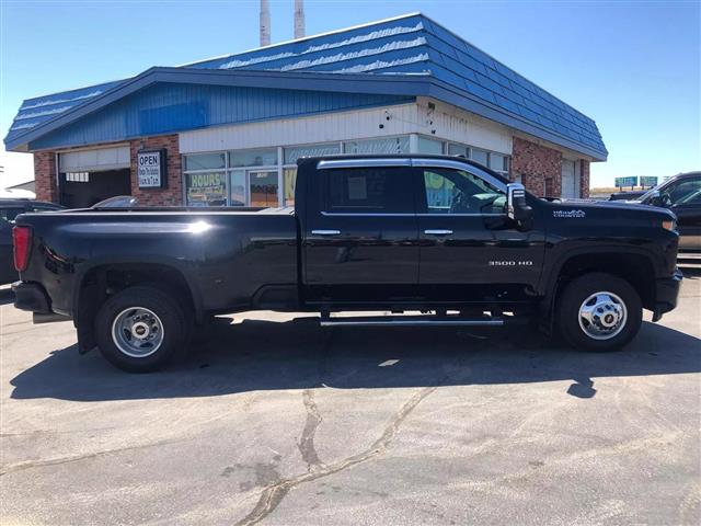 2023 CHEVROLET SILVERADO 3500 image 2