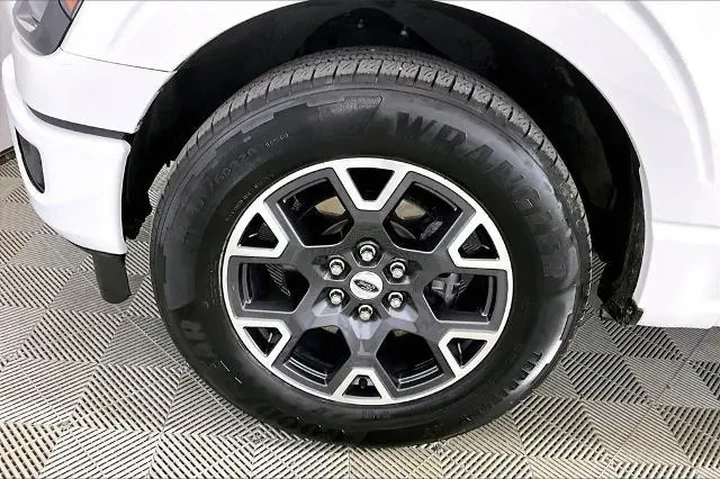 $36065 : Ford F-150 2024 4x2 STX 4dr image 7