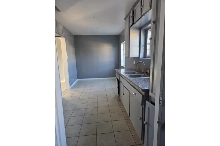 $1800 : Casa de Renta image 1