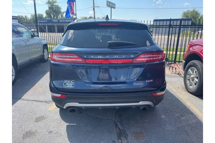 2017 MKC Premiere image 3
