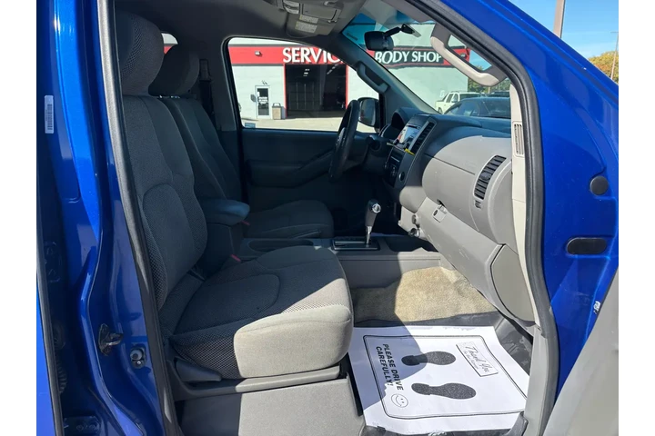 $8980 : 2014 Frontier 4WD Crew Cab SW image 9