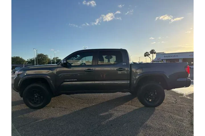 $29996 : Toyota Tacoma 2022 4x2 TRD O image 2