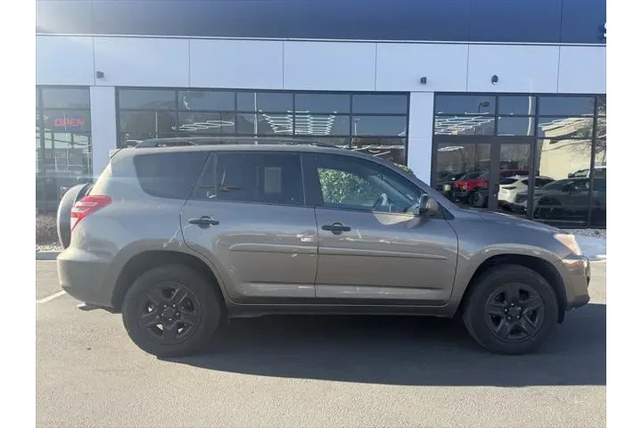 $12399 : Toyota RAV4 2012 4x4 Base 4d image 8