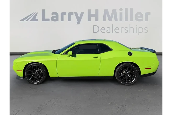 $28336 : Dodge Challenger 2023 GT 2dr image 2