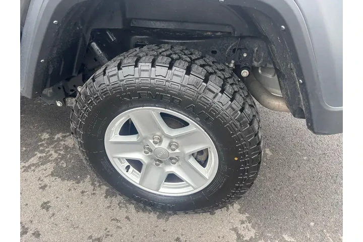 $31995 : Jeep Gladiator 2023 4x4 Spor image 10