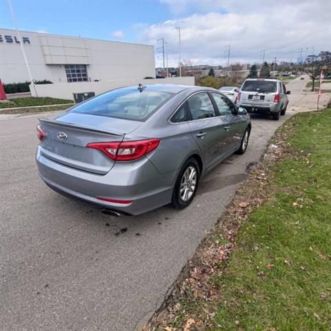 $9500 : 2017 Sonata SE image 4