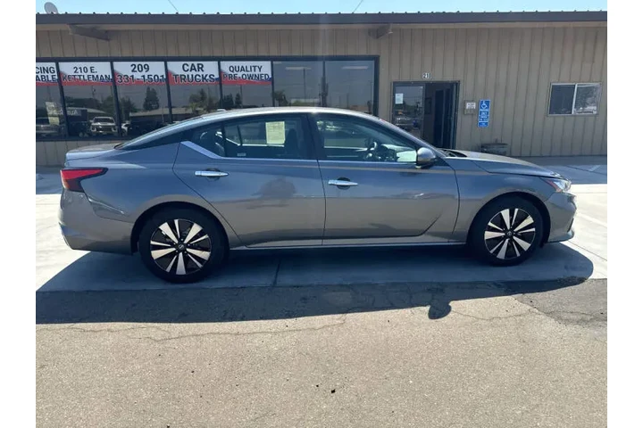$15999 : 2021 Altima 2.5 SV image 6