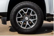 $28324 : GMC Canyon 2021 4x4 AT4 4dr thumbnail