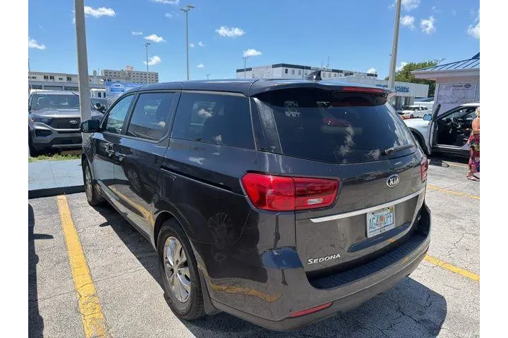 $15990 : Kia Sedona 2020 LX 4dr Mini- image 6