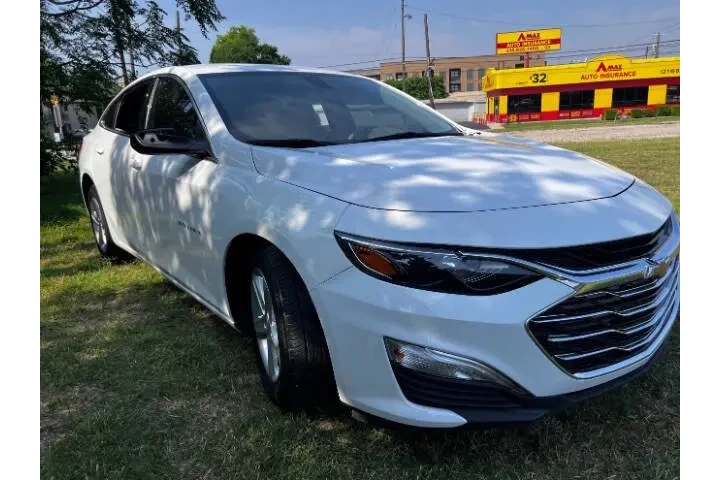 $23995 : 2022 Malibu LS image 3