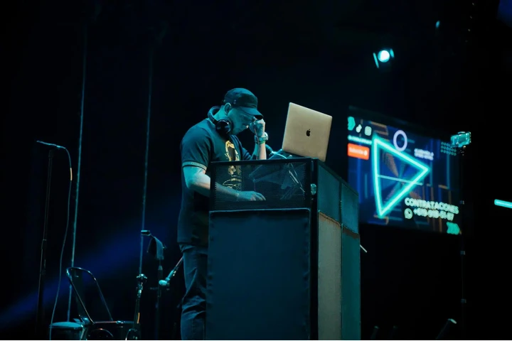 Sonido y DJ profesional image 1