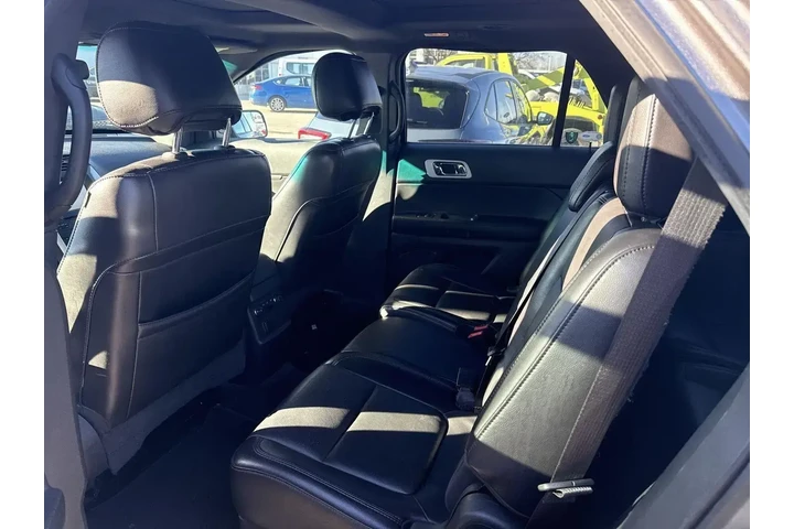 $11581 : Ford Explorer 2011 AWD XLT 4 image 5