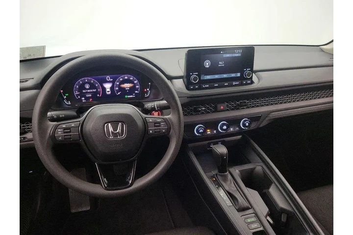 $25998 : Honda Accord 2025 LX 4dr Sed image 9