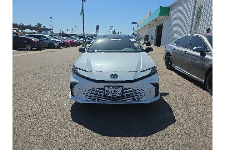 $38900 : Toyota Camry 2025 SE 4dr Sed image 2