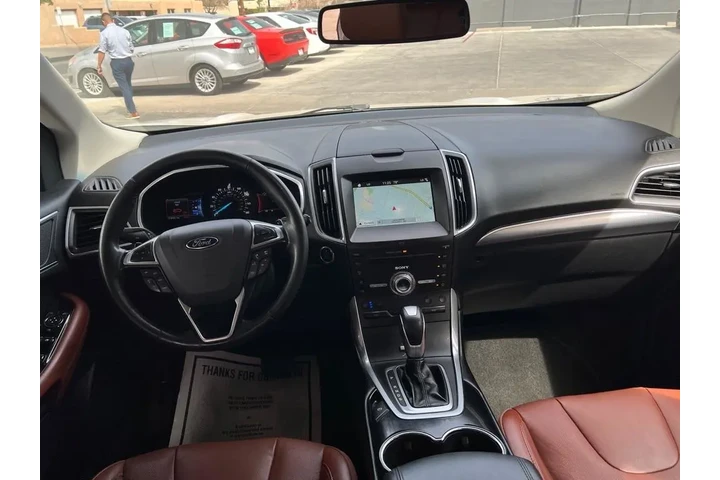 2017 Edge Titanium AWD image 9