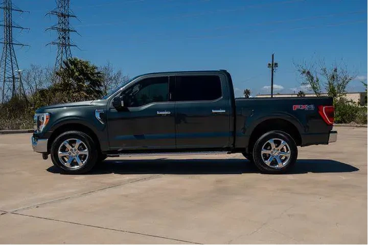 $31861 : Ford F-150 2021 4x4 XLT 4dr image 6