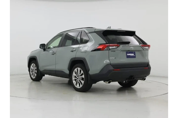 $29998 : Toyota RAV4 2021 AWD XLE Pre image 2