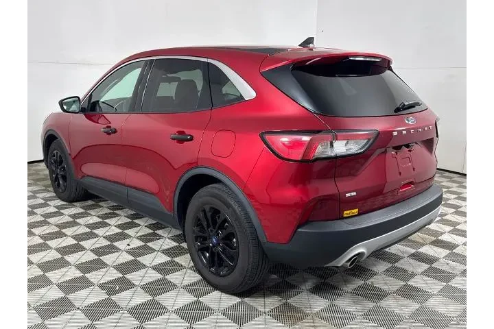 $18900 : Ford Escape 2022 SE 4dr SUV image 6