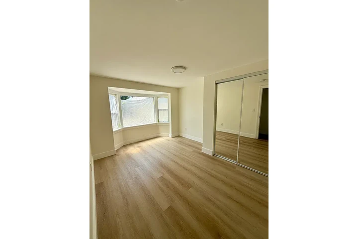 $2800 : 433 W Century Blvd. LA, CA image 5