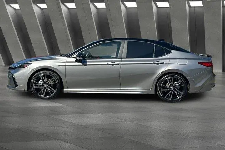 $36500 : Toyota Camry 2025 XSE 4dr Se image 10