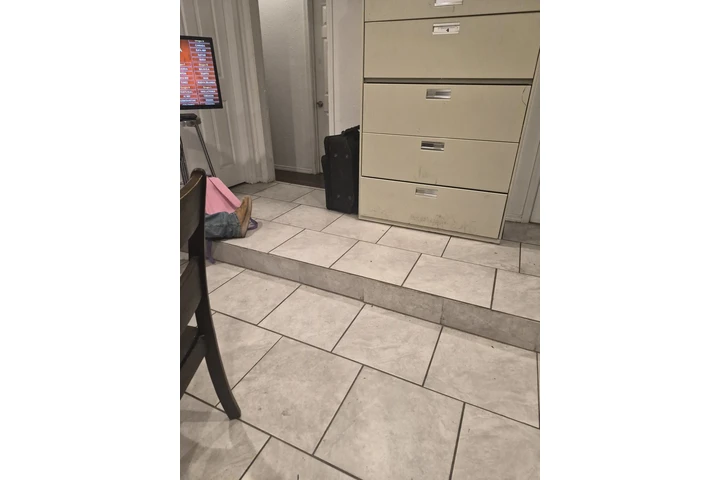 $1000 : Rento cuarto $1000 y depósito image 2