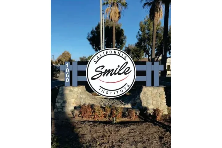 🦷✨ ¡Transforma tu sonrisa! image 1