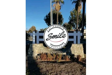 🦷✨ ¡Transforma tu sonrisa! en San Bernardino
