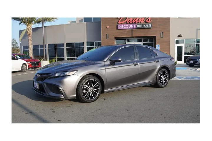 $26877 : 2025 Camry SE Sedan 4D image 2