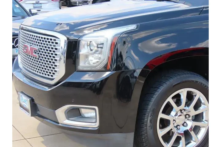 $16999 : GMC Yukon 2017 4x2 Denali 4d image 2