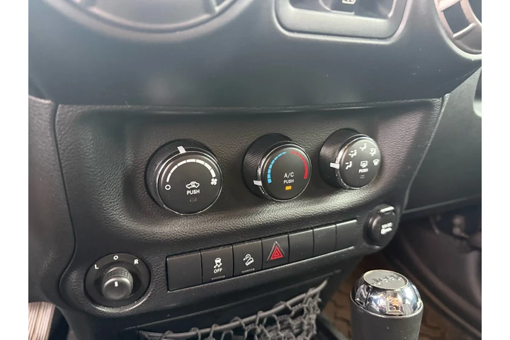 $18490 : 2014 Wrangler Unlimited Sport image 10