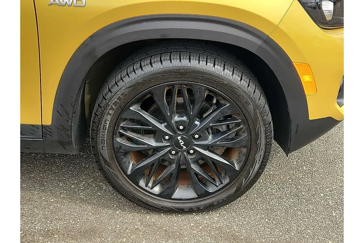 $18342 : Kia Seltos 2022 AWD Nightfal image 8